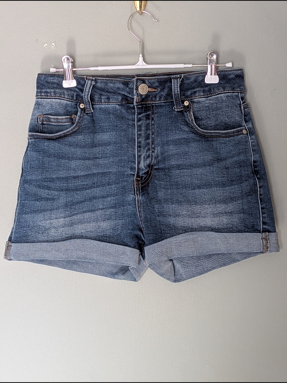 4/$10✨ Refuge Denim Rolled Hem Women’s Shorts Dark Blue